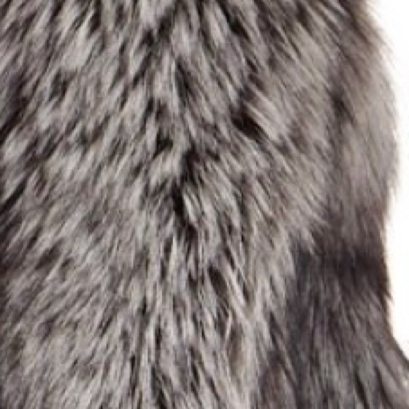 Stunning Genuine Siberian Silver Fox Fur Coat - Picture 4 of 9